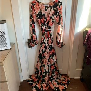 NWOT Meghan Los Angeles maxi floral dress size XS.